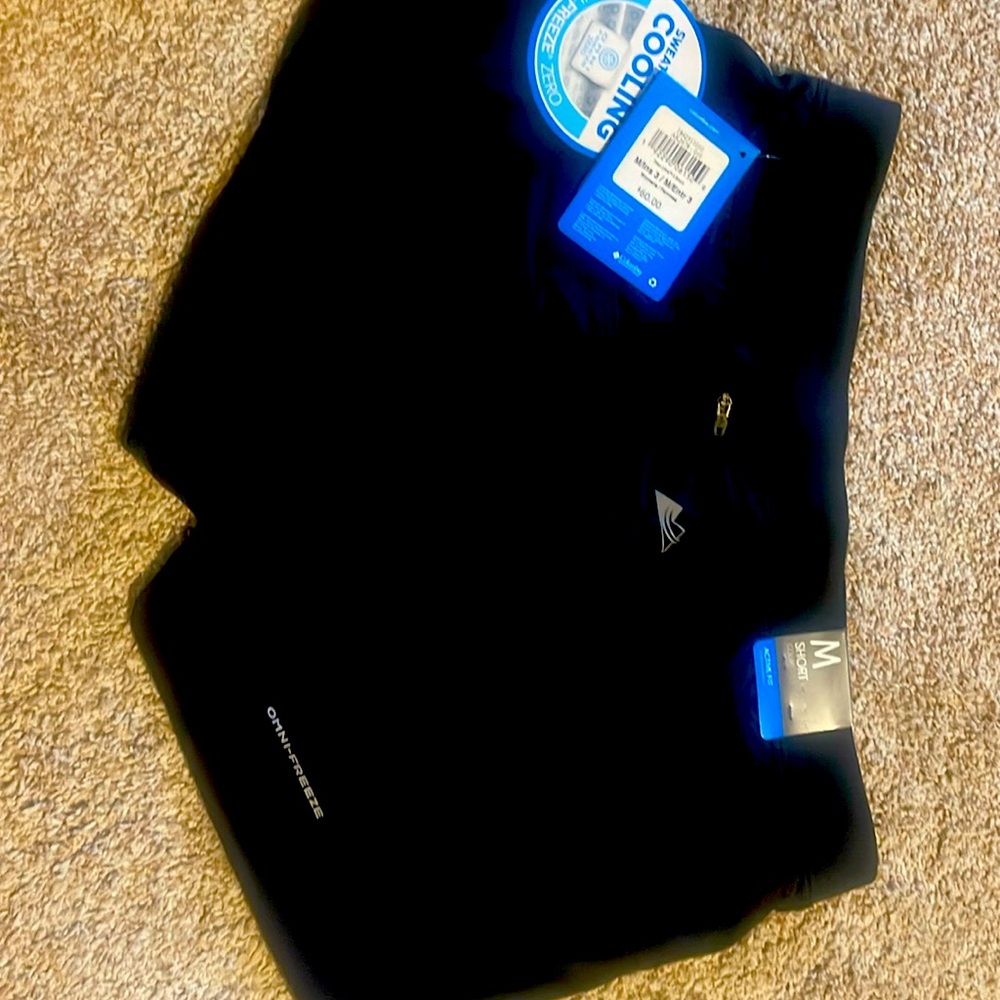 NWT Ladies Columbia active shorts